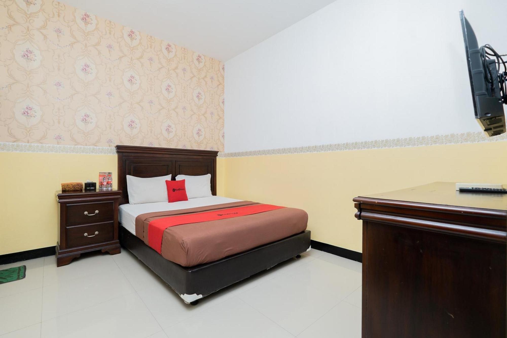 Reddoorz Near Taman Krida Budaya Malang Exterior photo